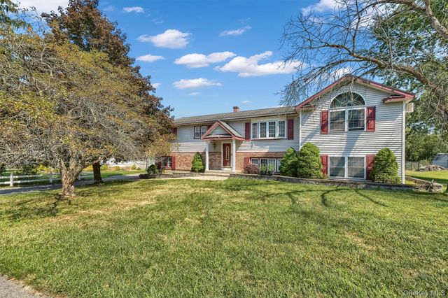 7 Briarwood Avenue, Monroe, NY 10950