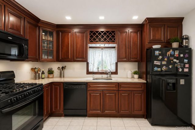 7 Briarwood Avenue, Monroe, NY 10950
