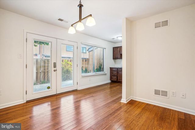 9082 ARLINGTON BLVD, Fairfax, VA 22031