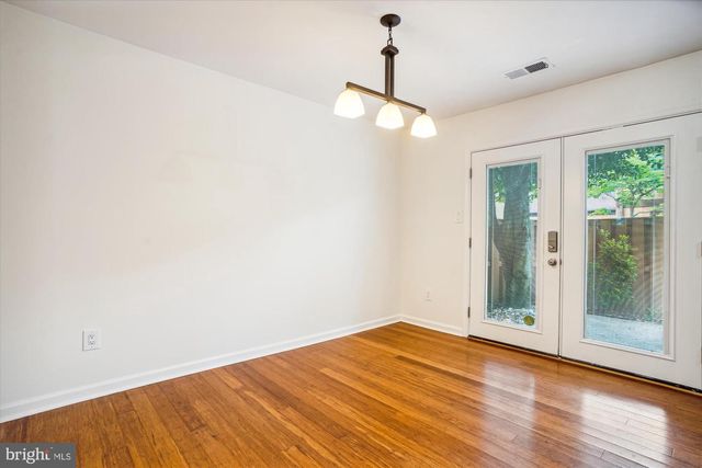 9082 ARLINGTON BLVD, Fairfax, VA 22031