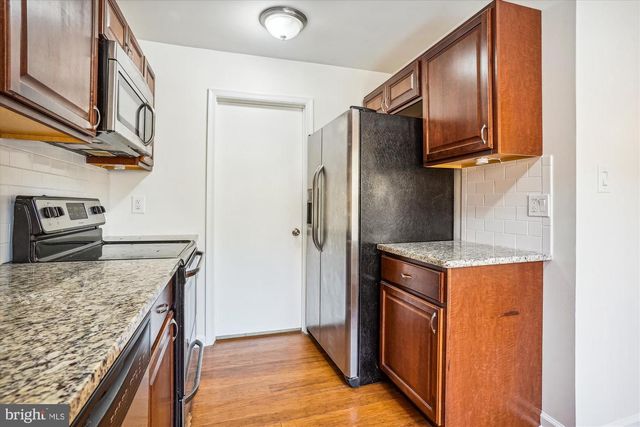 9082 ARLINGTON BLVD, Fairfax, VA 22031
