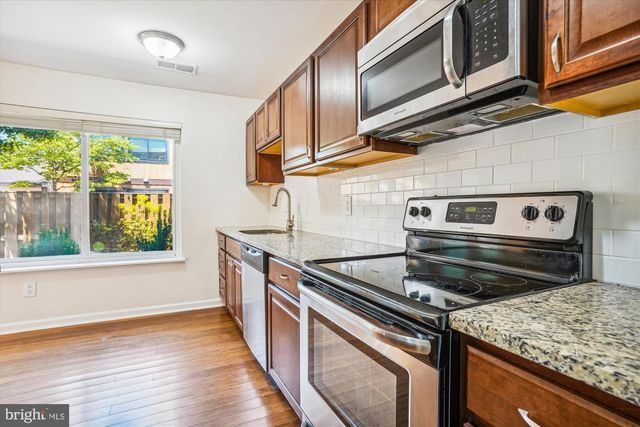 9082 ARLINGTON BLVD, Fairfax, VA 22031