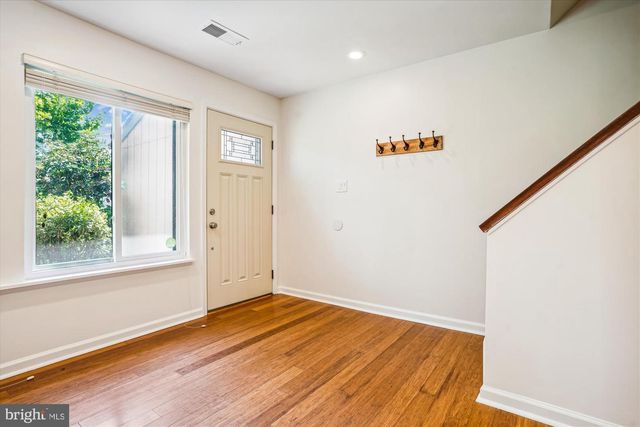 9082 ARLINGTON BLVD, Fairfax, VA 22031