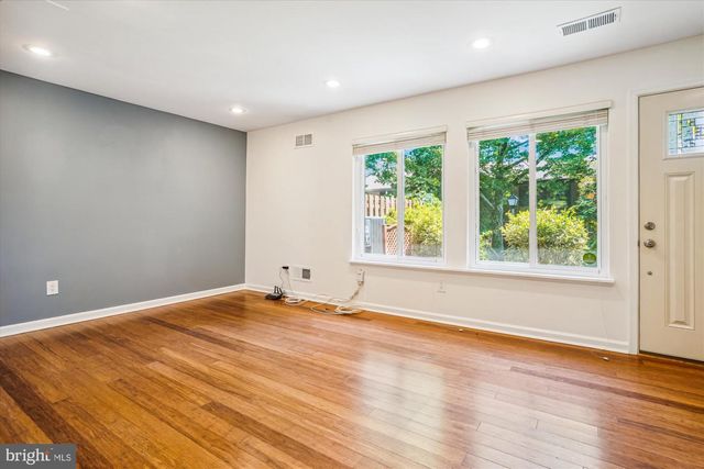 9082 ARLINGTON BLVD, Fairfax, VA 22031