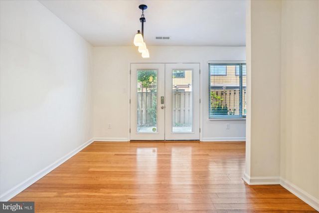 9082 ARLINGTON BLVD, Fairfax, VA 22031