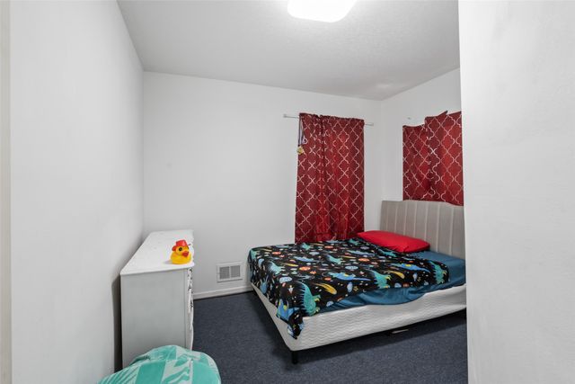 918 E 12TH Street, Des Moines, IA 50316