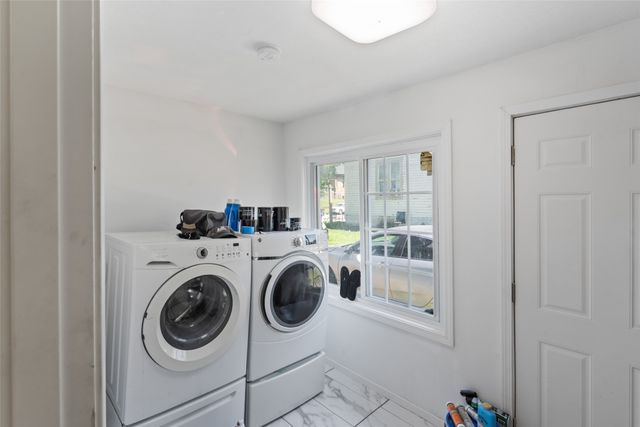 918 E 12TH Street, Des Moines, IA 50316
