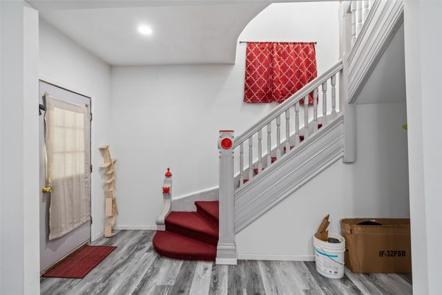 918 E 12TH Street, Des Moines, IA 50316