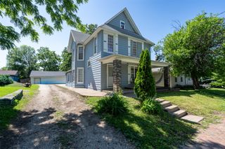 918 E 12TH Street, Des Moines, IA 50316