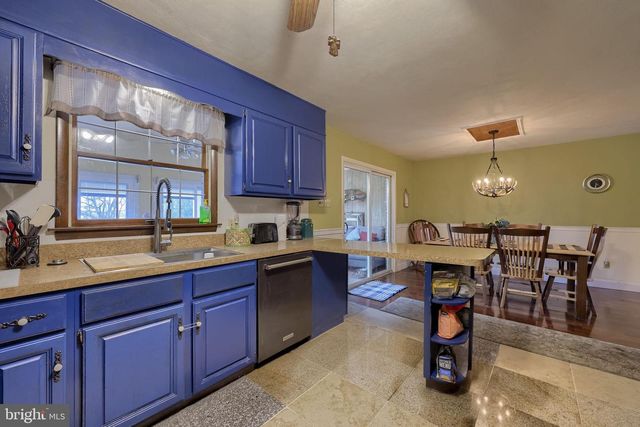 1019 SPRING VALLEY RD, Quarryville, PA 17566