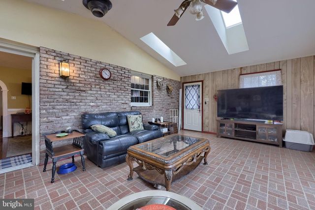 1019 SPRING VALLEY RD, Quarryville, PA 17566