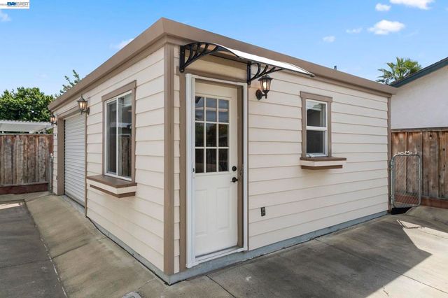 1135 Killarney St, Livermore, CA 94550