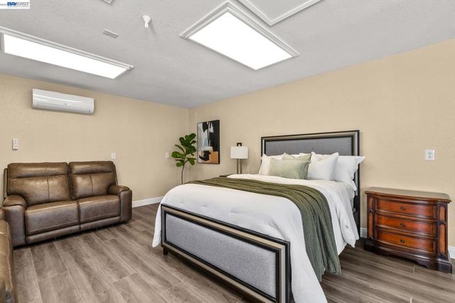 1135 Killarney St, Livermore, CA 94550