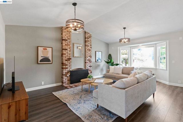 1135 Killarney St, Livermore, CA 94550