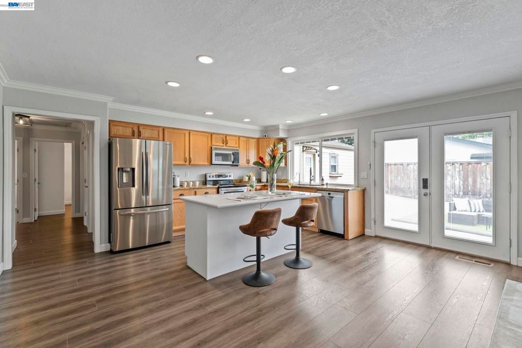 Image 14 of property listing at 1135 Killarney St, Livermore, CA 94550