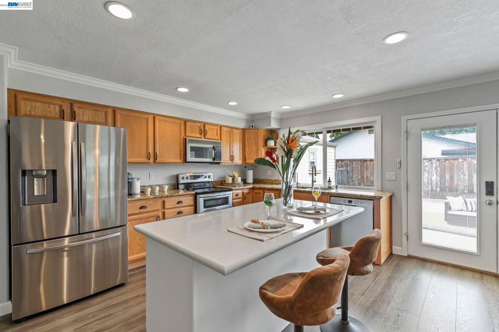 Image 15 of property listing at 1135 Killarney St, Livermore, CA 94550