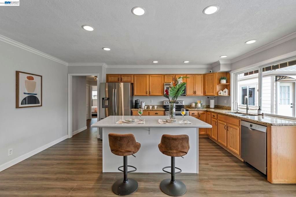 Image 16 of property listing at 1135 Killarney St, Livermore, CA 94550