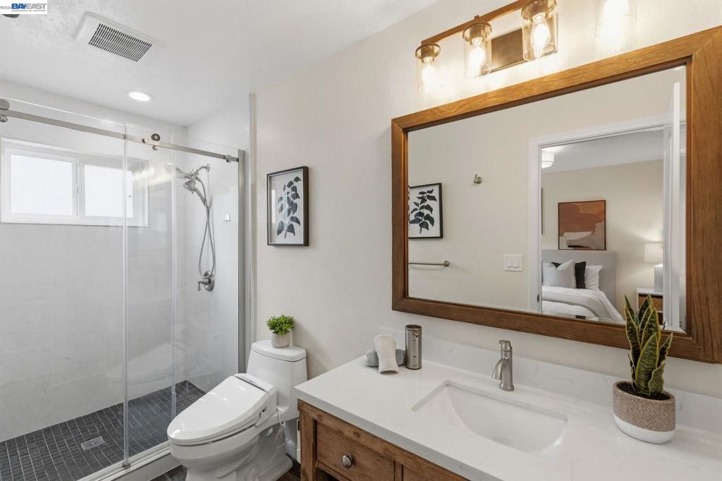 Image 24 of property listing at 1135 Killarney St, Livermore, CA 94550