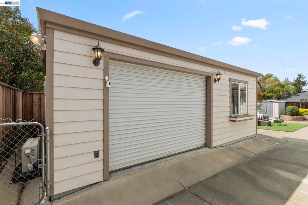 Image 37 of property listing at 1135 Killarney St, Livermore, CA 94550