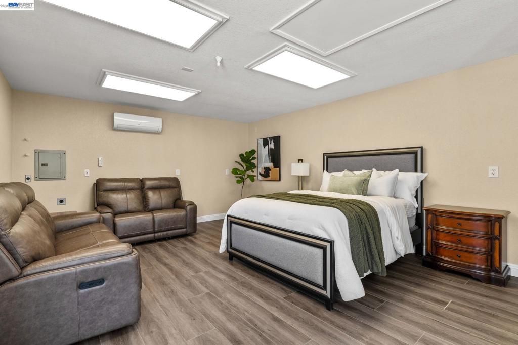 Image 38 of property listing at 1135 Killarney St, Livermore, CA 94550