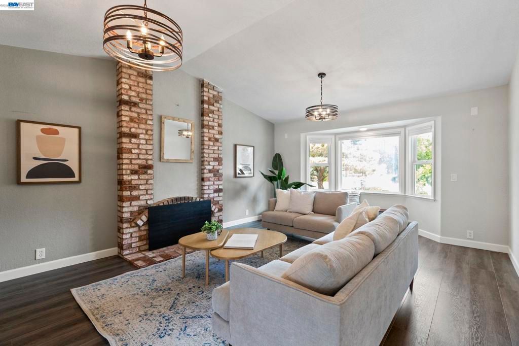 Image 4 of property listing at 1135 Killarney St, Livermore, CA 94550