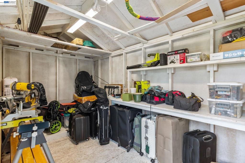 Image 43 of property listing at 1135 Killarney St, Livermore, CA 94550