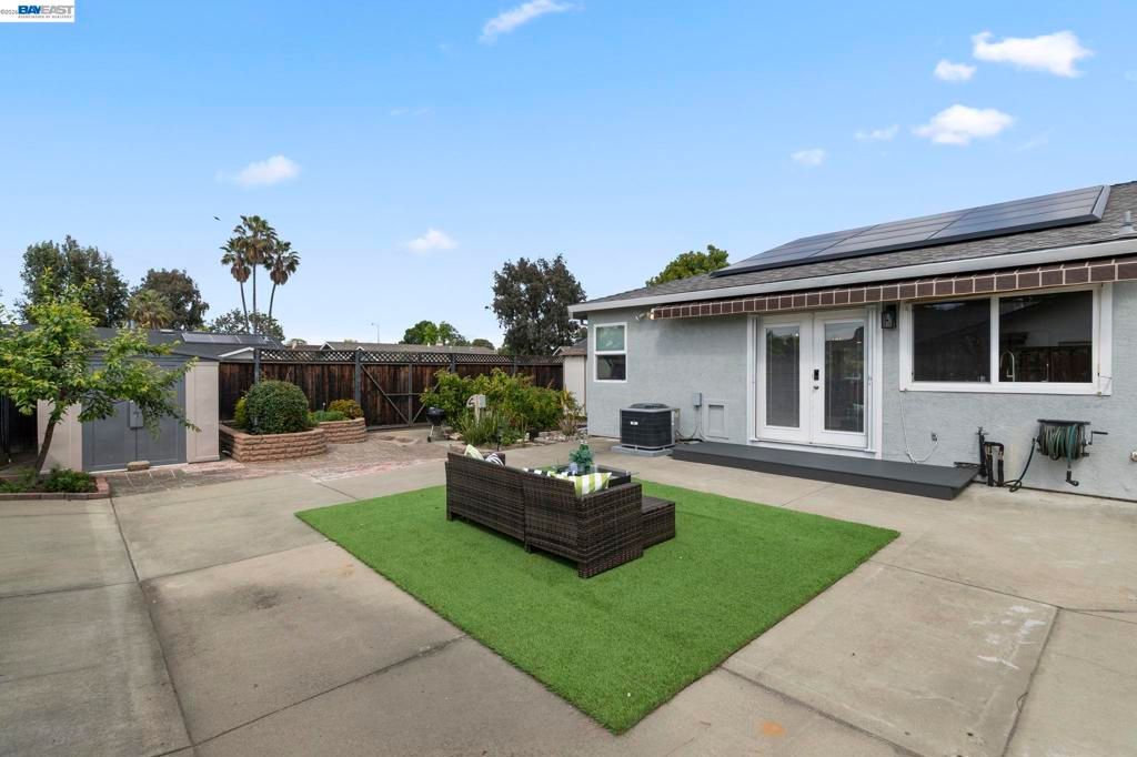 Image 45 of property listing at 1135 Killarney St, Livermore, CA 94550