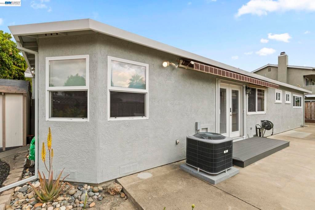Image 49 of property listing at 1135 Killarney St, Livermore, CA 94550