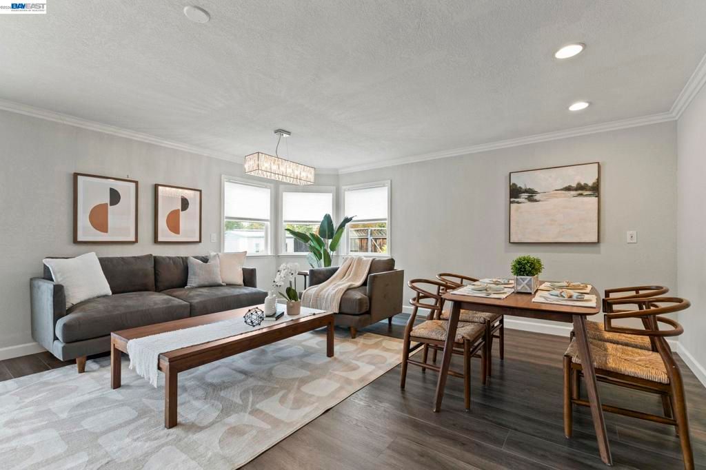 Image 9 of property listing at 1135 Killarney St, Livermore, CA 94550