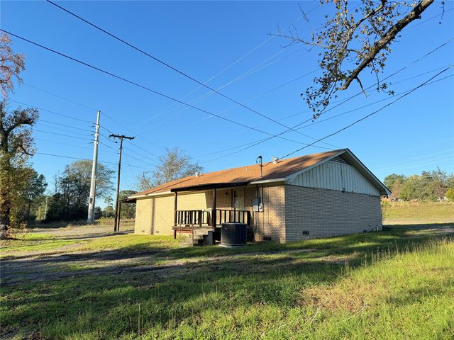 195 County Road 2100 Highway 11, Daingerfield, TX 75638