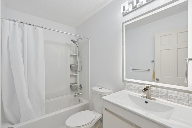 4195 W 137th Street, Savage, MN 55378