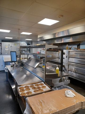 39 Trotter, Weymouth, MA 02190