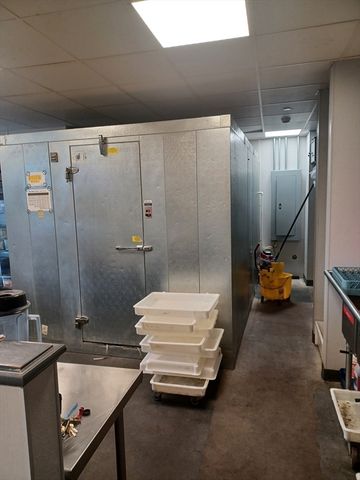 39 Trotter, Weymouth, MA 02190