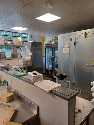 39 Trotter, Weymouth, MA 02190