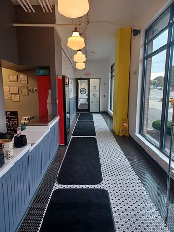 39 Trotter, Weymouth, MA 02190