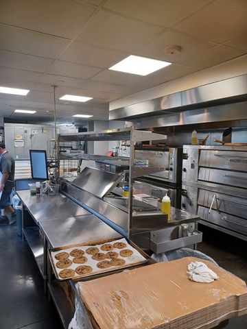 39 Trotter, Weymouth, MA 02190