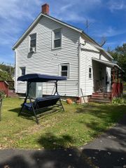 10 Center Street, Windsor Locks, CT 06096