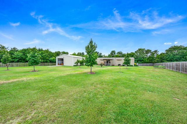 4450 County Road 3110, Campbell, TX 75422