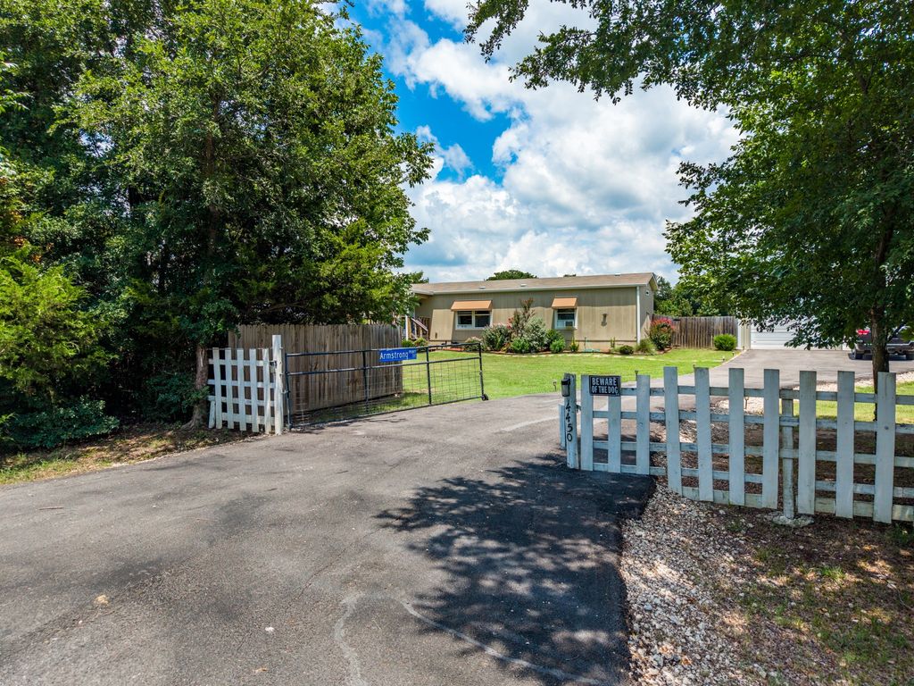 4450 County Road 3110, Campbell, TX 75422