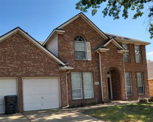 6411 Clear Pool Drive, Arlington, TX 76018