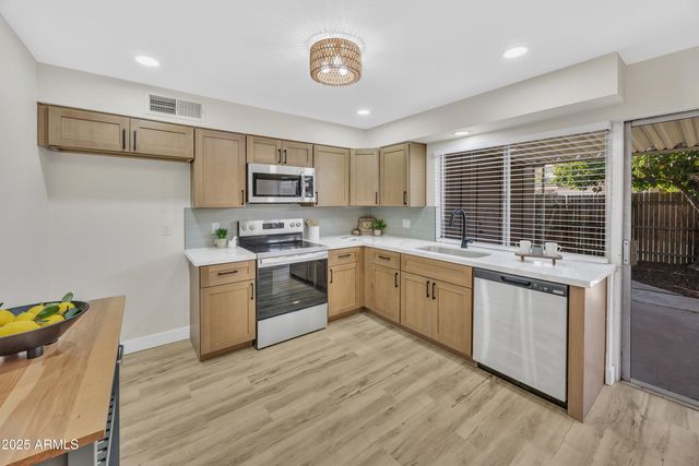 6605 N 46TH Lane, Glendale, AZ 85301