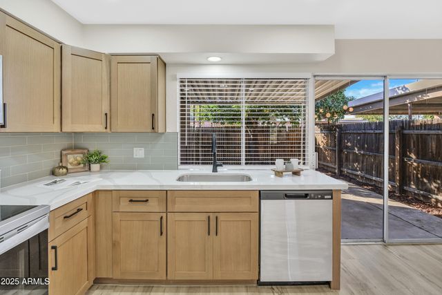 6605 N 46TH Lane, Glendale, AZ 85301