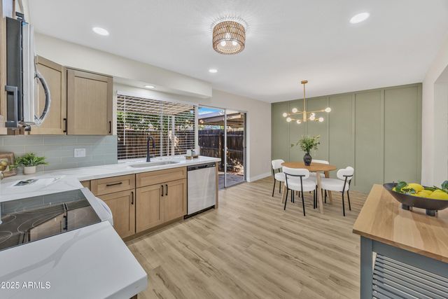 6605 N 46TH Lane, Glendale, AZ 85301