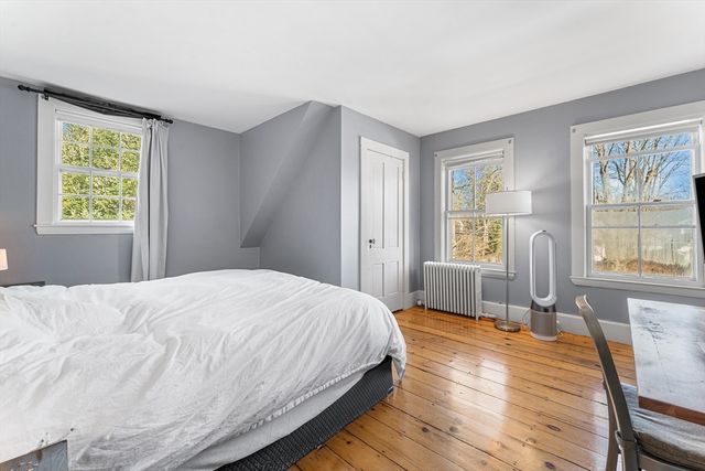 29 Cottage St, Wellesley, MA 02482