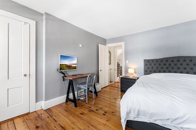 29 Cottage St, Wellesley, MA 02482