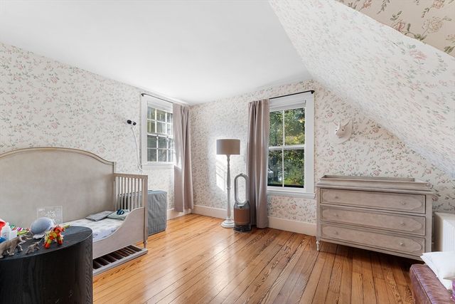 29 Cottage St, Wellesley, MA 02482