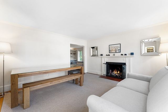 29 Cottage St, Wellesley, MA 02482