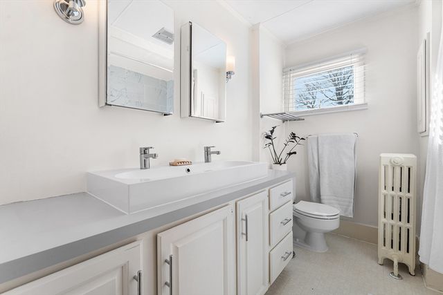 29 Cottage St, Wellesley, MA 02482