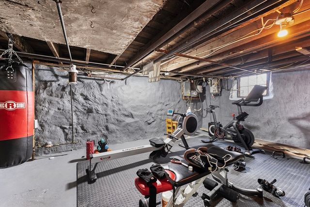 29 Cottage St, Wellesley, MA 02482