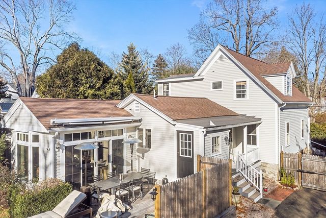 29 Cottage St, Wellesley, MA 02482